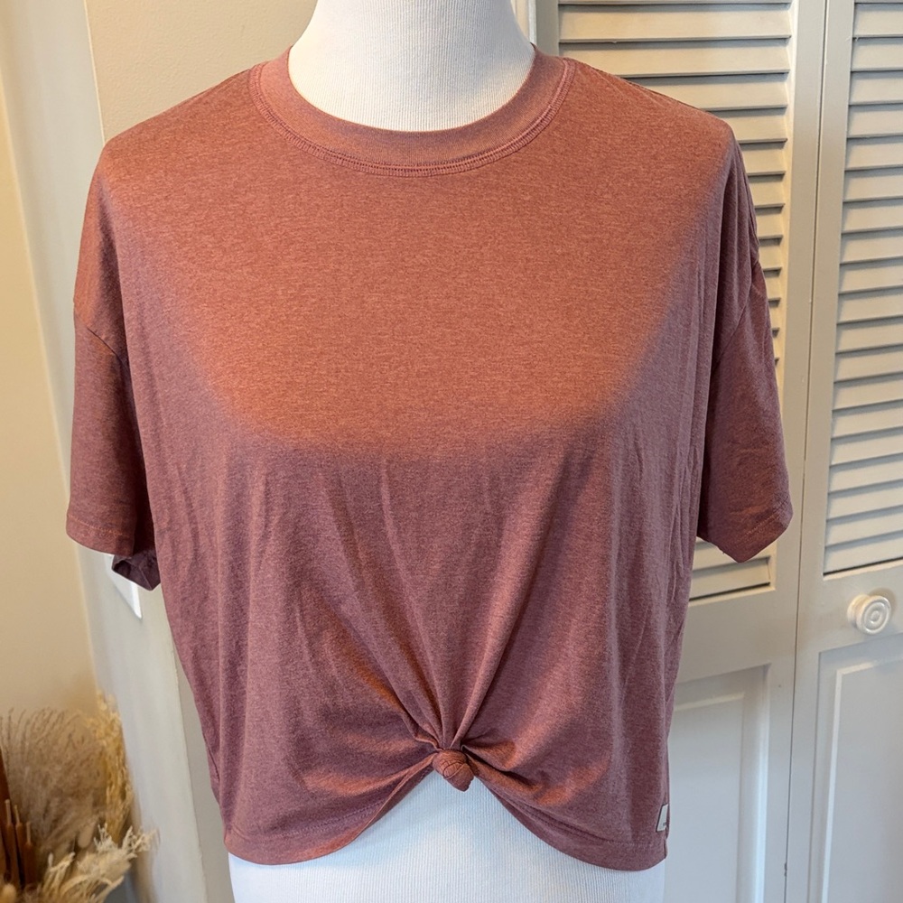 Vuori Knot-Front Short Sleeve Tee in Dusty Rose